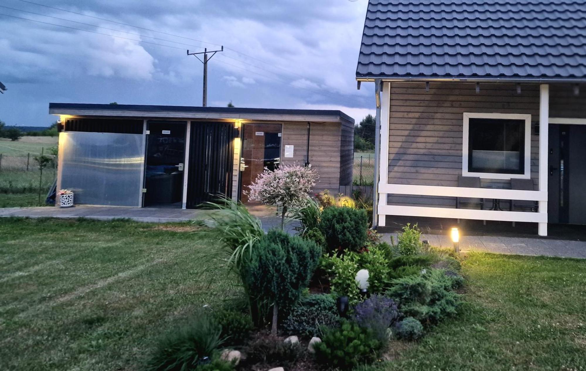 U Ani Domki Z Podgrzewanym Basenem Rewal Exterior foto